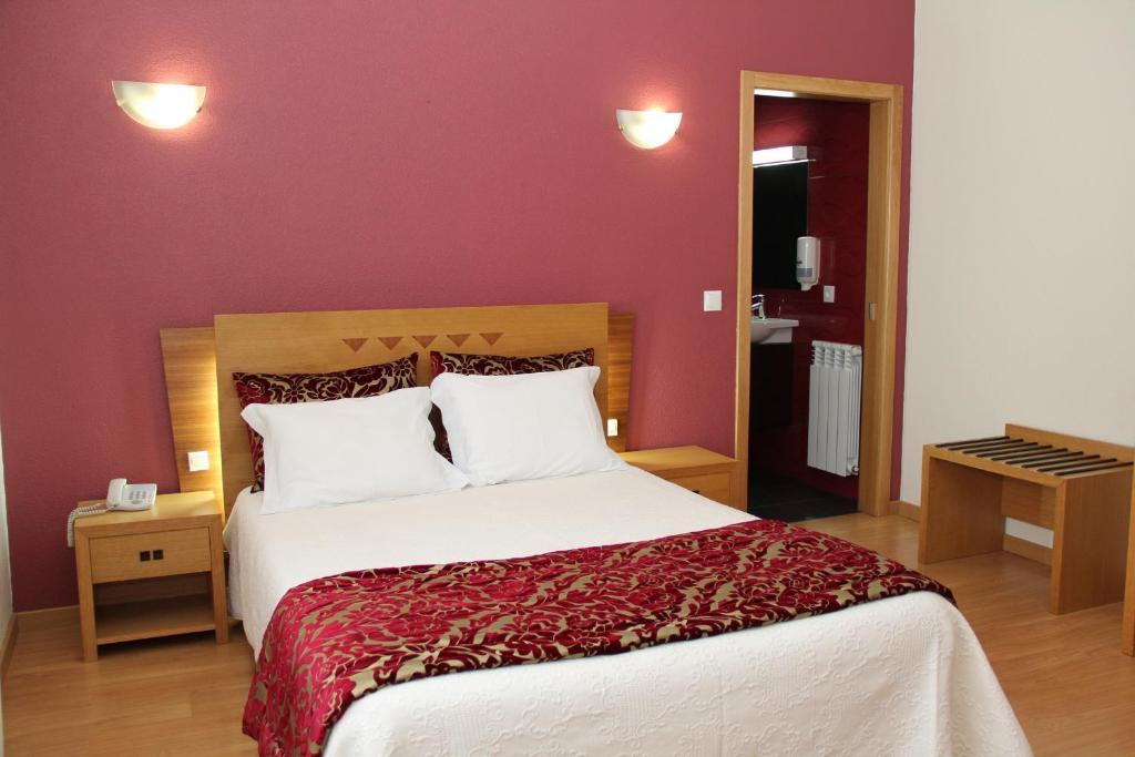 Hotel Chale Паредес Стая снимка