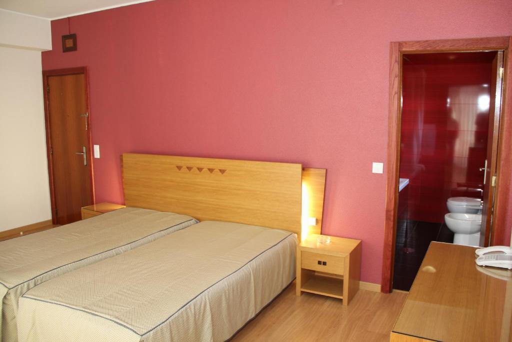 Hotel Chale Паредес Стая снимка