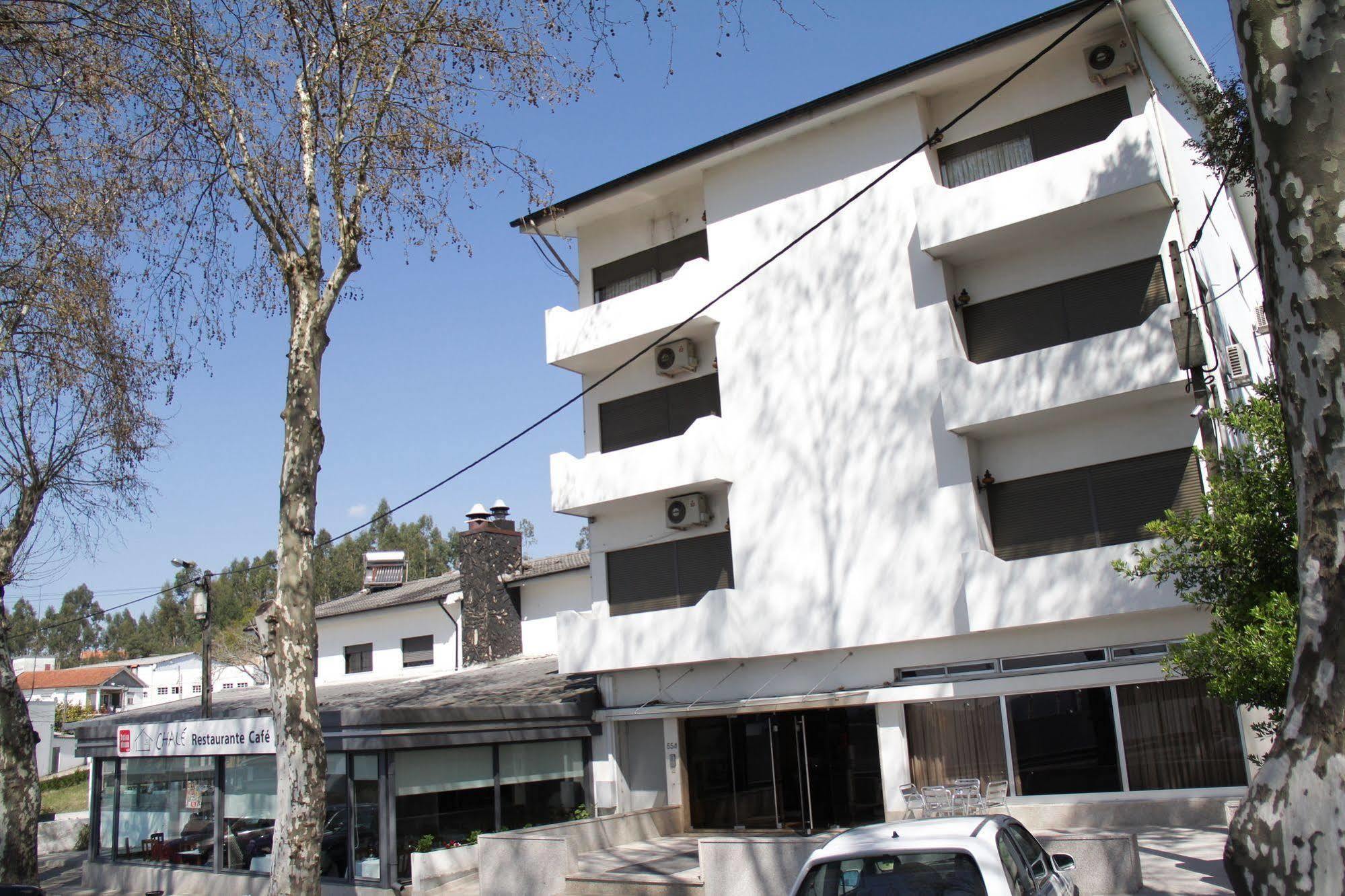 Hotel Chale Паредес Екстериор снимка