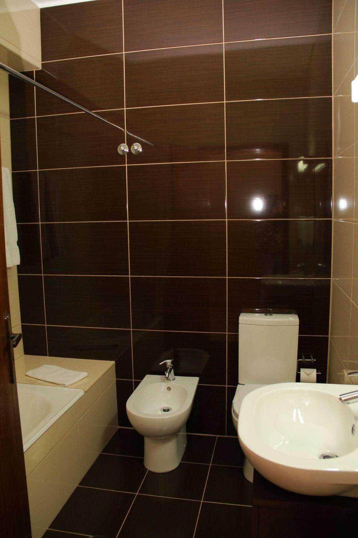 Hotel Chale Паредес Екстериор снимка