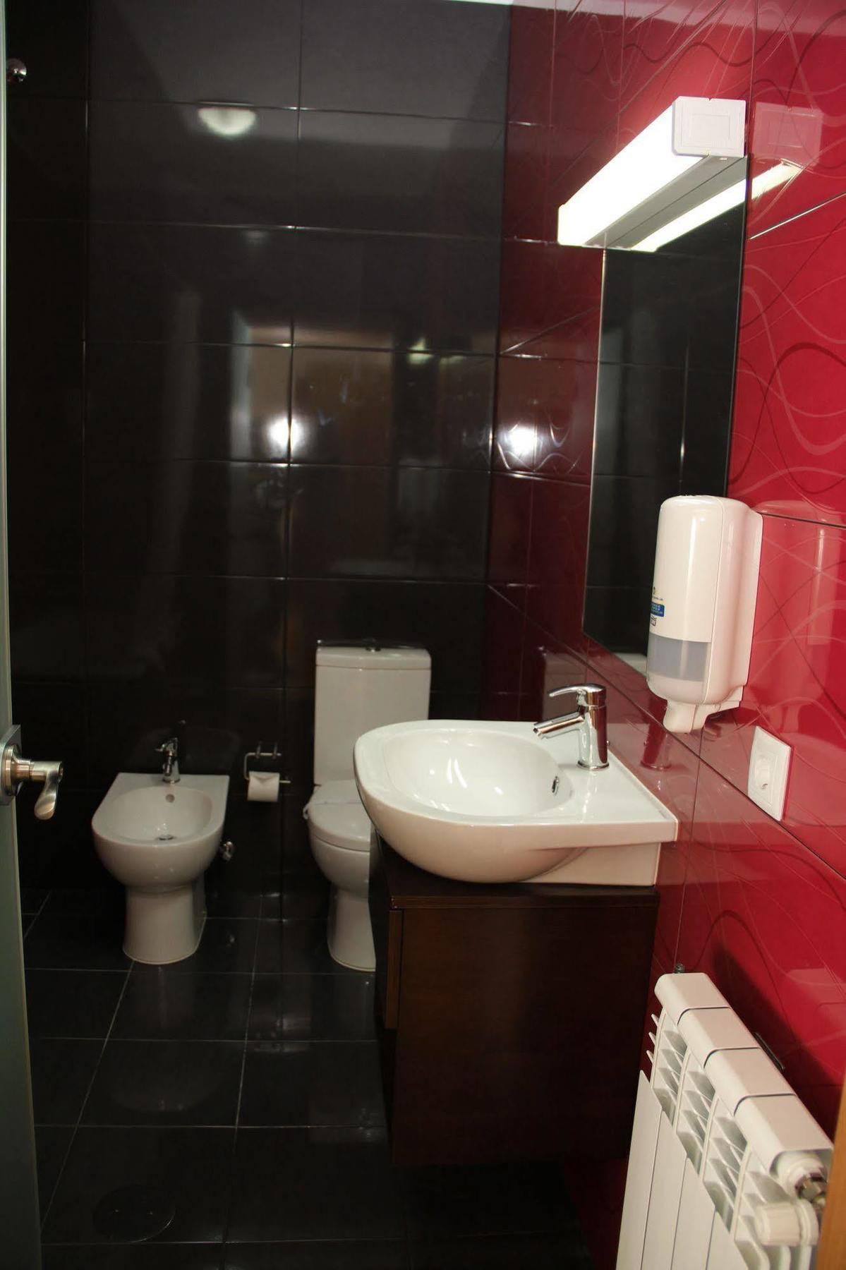 Hotel Chale Паредес Екстериор снимка